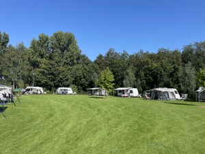 Uitsteknd onderhouden gazon Mooie plaatsen op Oda Hoeve in Kessel, Limburg